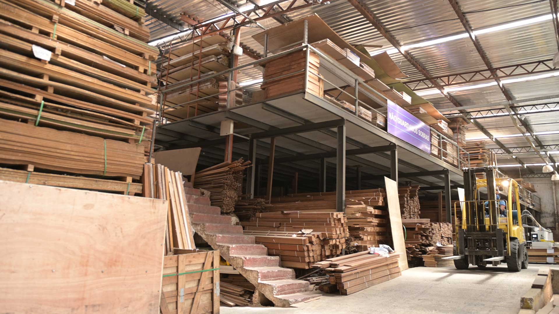 Entrega de materiais para canteiro de obra — Incomaf